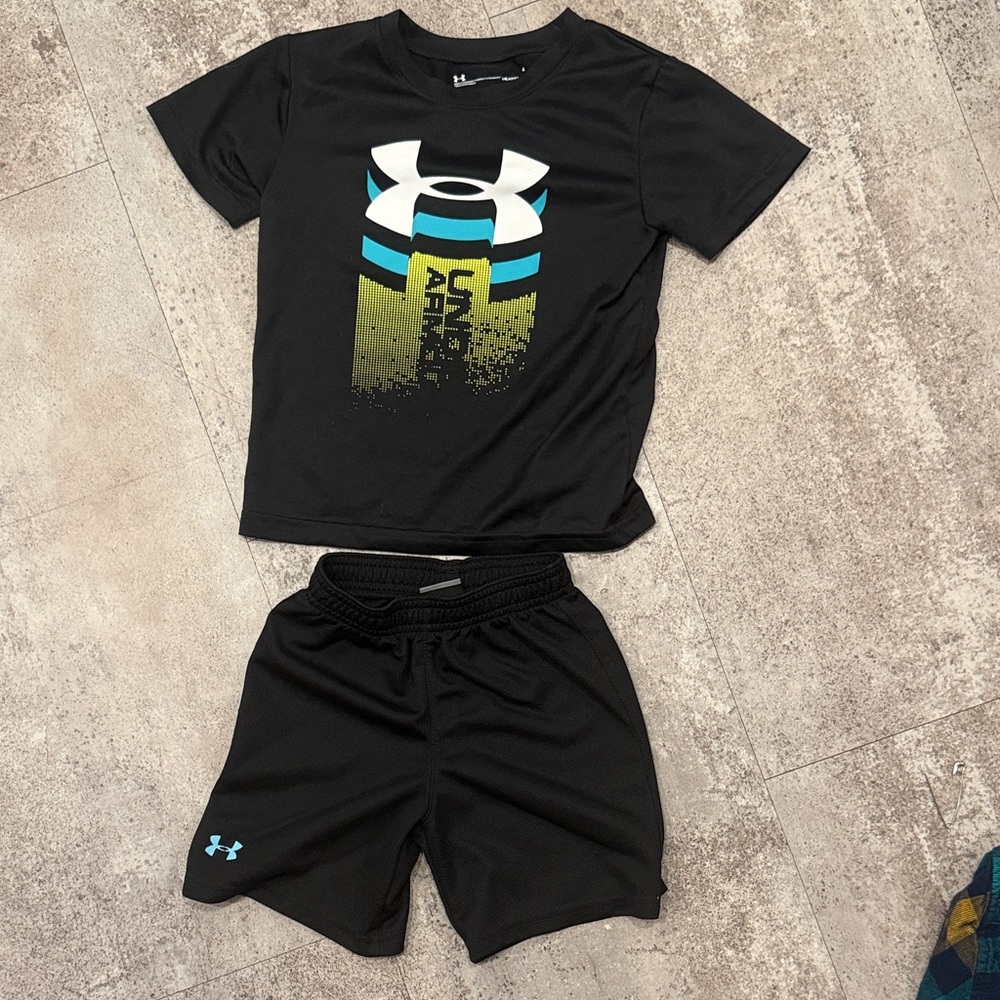 Under Armour HeatGear shirt & short set